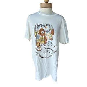 O'Neill Cowboy Boots Logo T-Shirt Women’s Size Large in Great Used Condition